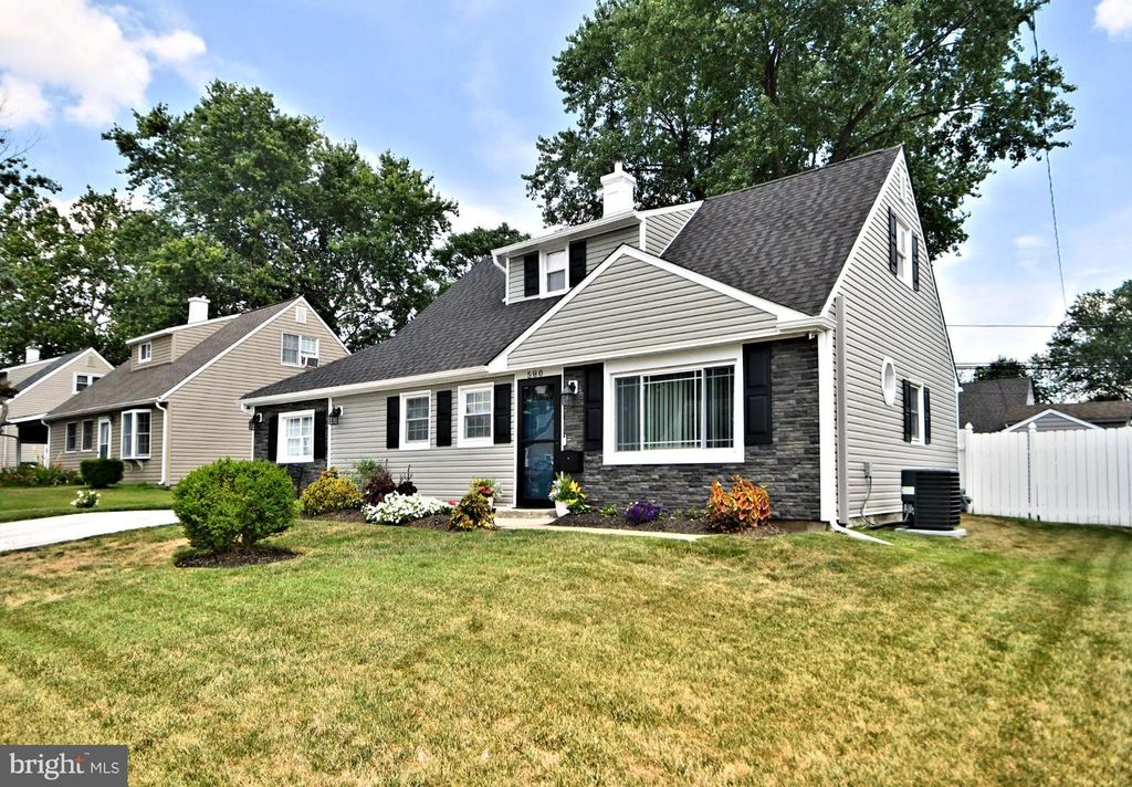 580 CARLISLE DR, MORRISVILLE, PA 19067 — photo 3