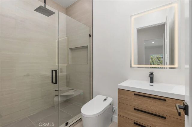 19041 Schoenborn, Northridge, CA 91324