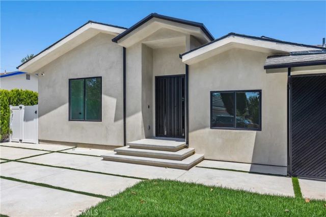 19041 Schoenborn, Northridge, CA 91324