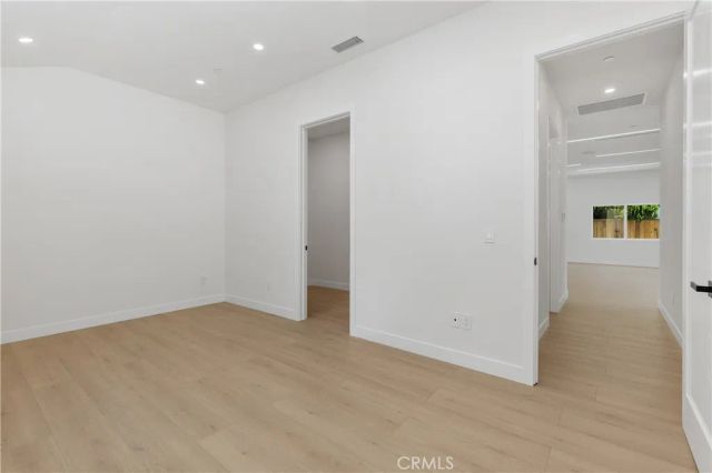 19041 Schoenborn, Northridge, CA 91324