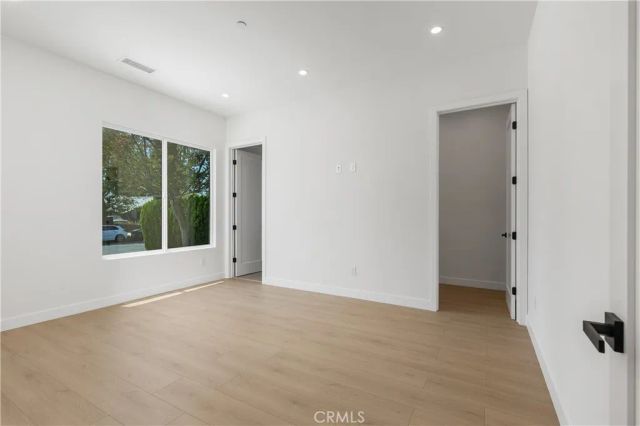 19041 Schoenborn, Northridge, CA 91324