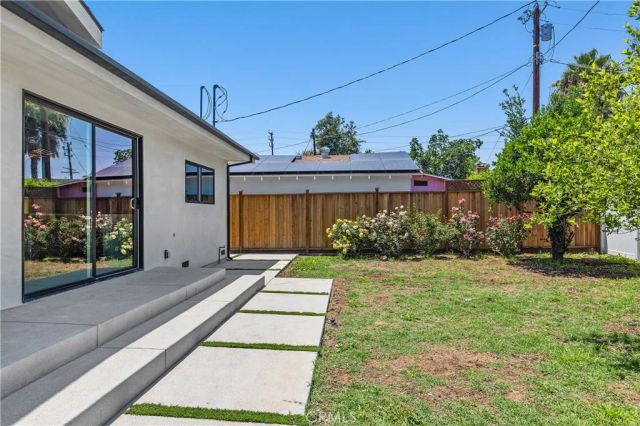 19041 Schoenborn, Northridge, CA 91324