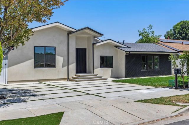 19041 Schoenborn, Northridge, CA 91324