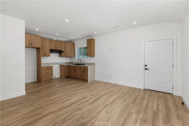 19041 Schoenborn, Northridge, CA 91324