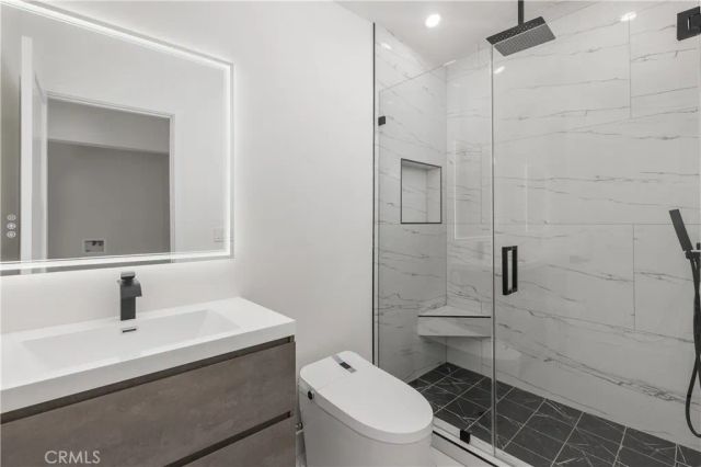 19041 Schoenborn, Northridge, CA 91324