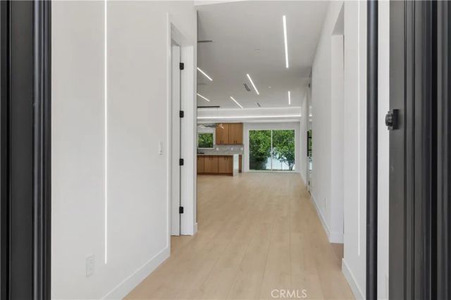 19041 Schoenborn, Northridge, CA 91324