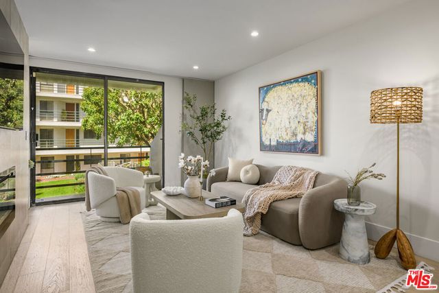 2940 Neilson Way 305, Santa Monica, CA 90405