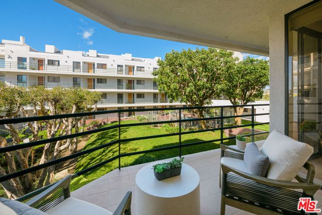 2940 Neilson Way 305, Santa Monica, CA 90405