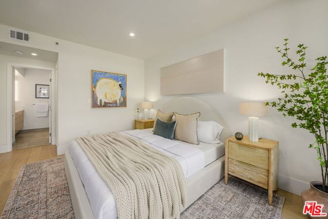 2940 Neilson Way 305, Santa Monica, CA 90405