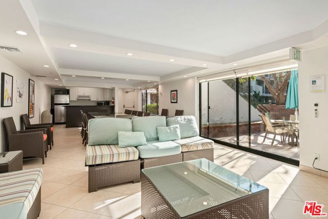 2940 Neilson Way 305, Santa Monica, CA 90405