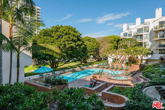 2940 Neilson Way 305, Santa Monica, CA 90405