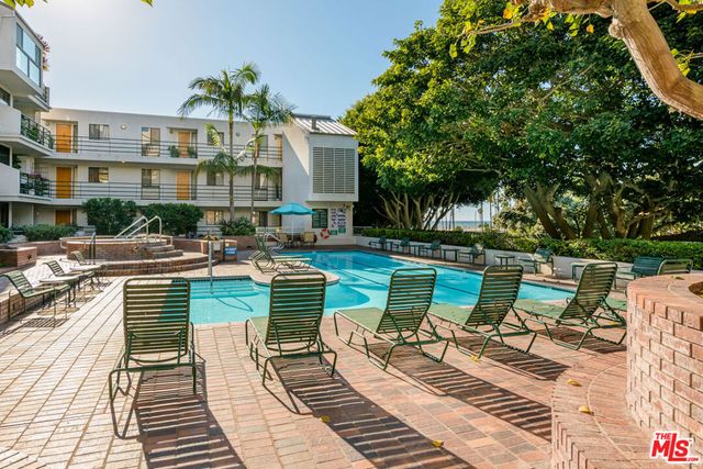 2940 Neilson Way 305, Santa Monica, CA 90405