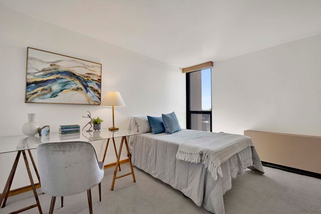 1850 N CLARK Street 703, Chicago, IL 60614