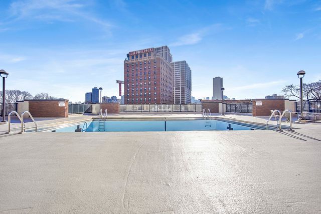 1850 N CLARK Street 703, Chicago, IL 60614