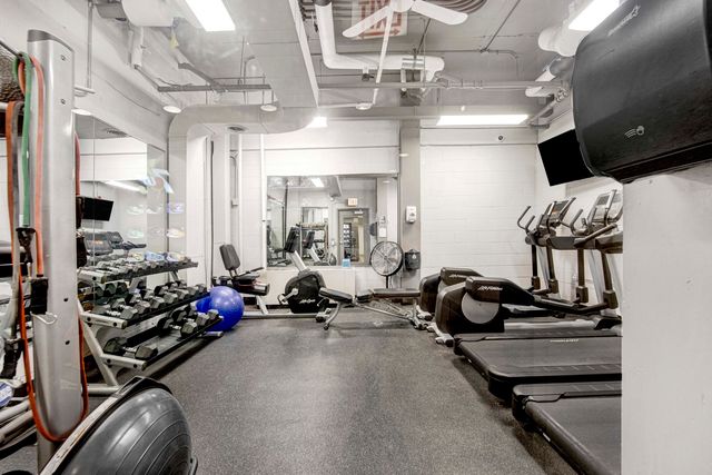 1850 N CLARK Street 703, Chicago, IL 60614