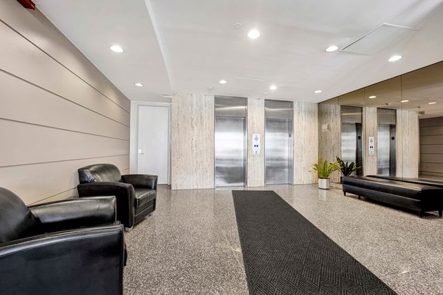 1850 N CLARK Street 703, Chicago, IL 60614