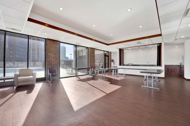1850 N CLARK Street 703, Chicago, IL 60614