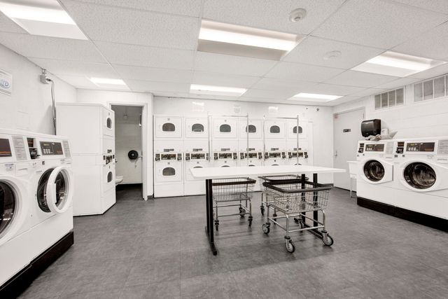 1850 N CLARK Street 703, Chicago, IL 60614