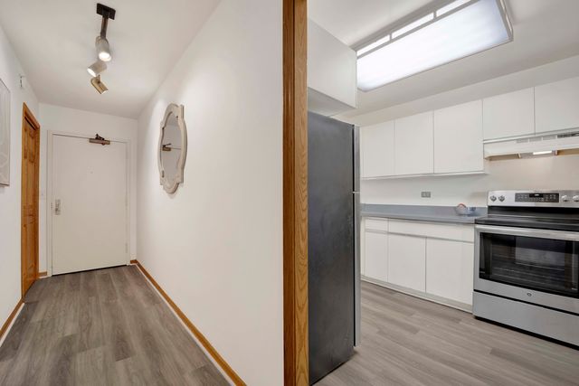1850 N CLARK Street 703, Chicago, IL 60614