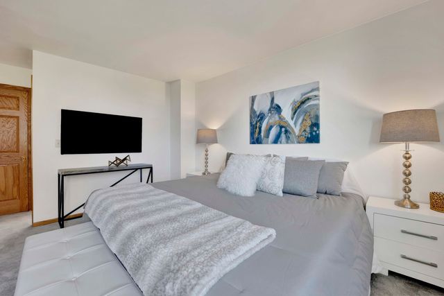 1850 N CLARK Street 703, Chicago, IL 60614