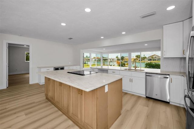 790 116TH AVENUE, Treasure Island, FL 33706
