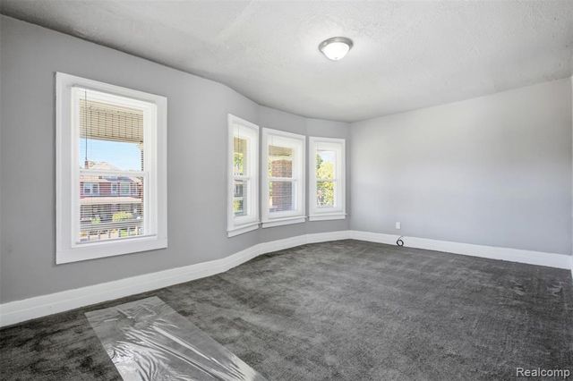 3010 Montclair Street, Detroit, MI 48214