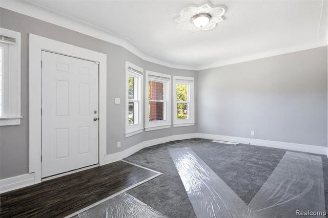 3010 Montclair Street, Detroit, MI 48214