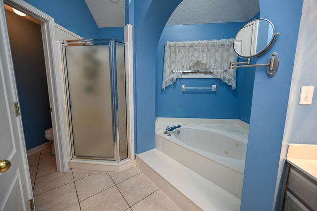 6813 BRAYBOURNE MAIN DR, Olive Branch, MS 38654