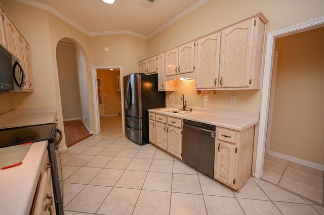 6813 BRAYBOURNE MAIN DR, Olive Branch, MS 38654