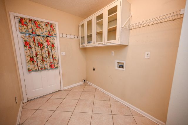 6813 BRAYBOURNE MAIN DR, Olive Branch, MS 38654