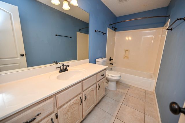 6813 BRAYBOURNE MAIN DR, Olive Branch, MS 38654