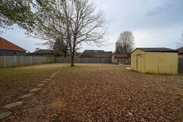 6813 BRAYBOURNE MAIN DR, Olive Branch, MS 38654