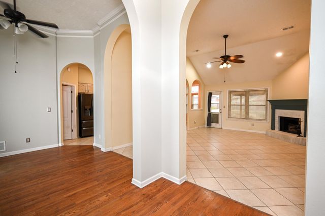 6813 BRAYBOURNE MAIN DR, Olive Branch, MS 38654