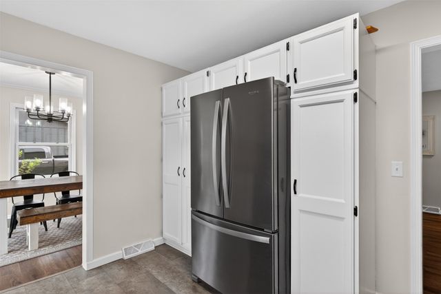 6672 NW 4th Court, Des Moines, IA 50313