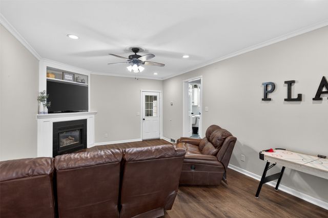 6672 NW 4th Court, Des Moines, IA 50313