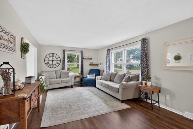 6672 NW 4th Court, Des Moines, IA 50313