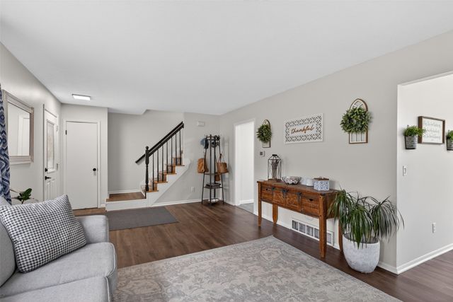 6672 NW 4th Court, Des Moines, IA 50313