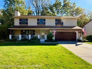 229 Williamsburg Road, Lansing, MI 48917