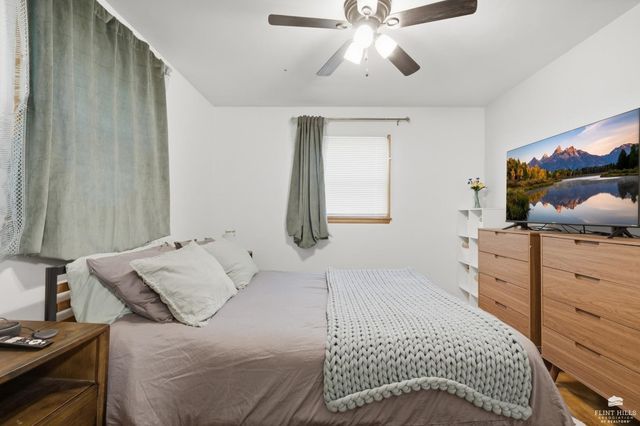 711 Midland, Manhattan, KS 66502