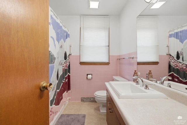 711 Midland, Manhattan, KS 66502