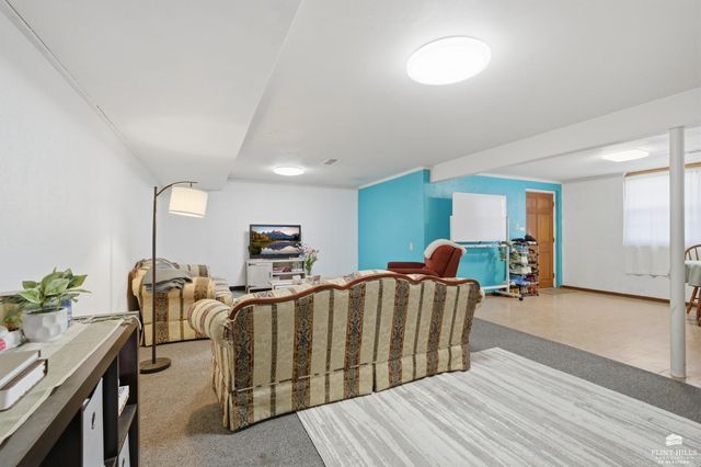 711 Midland, Manhattan, KS 66502