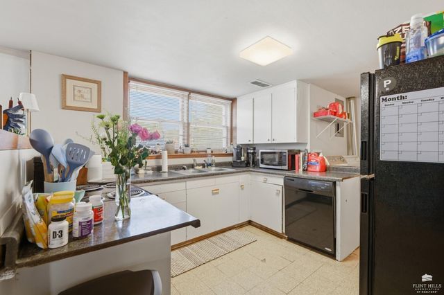 711 Midland, Manhattan, KS 66502