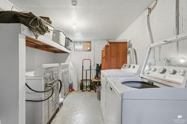 711 Midland, Manhattan, KS 66502