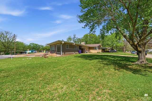 711 Midland, Manhattan, KS 66502