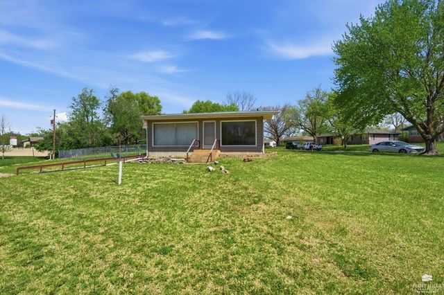 711 Midland, Manhattan, KS 66502