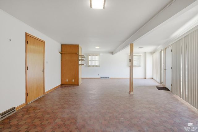 711 Midland, Manhattan, KS 66502