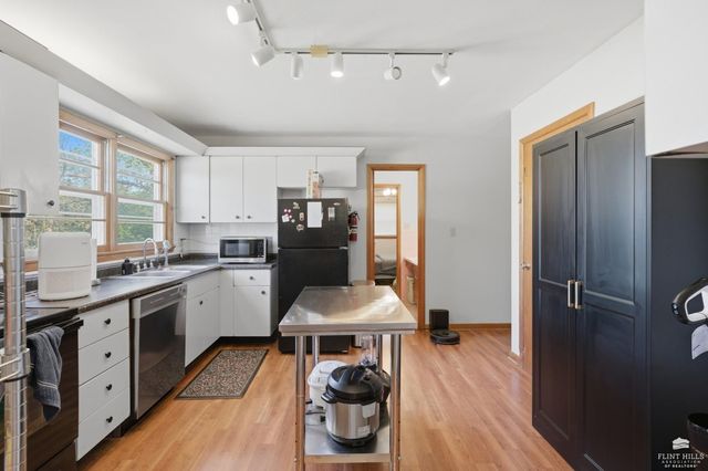 711 Midland, Manhattan, KS 66502