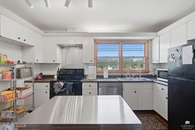 711 Midland, Manhattan, KS 66502