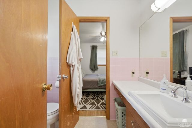 711 Midland, Manhattan, KS 66502