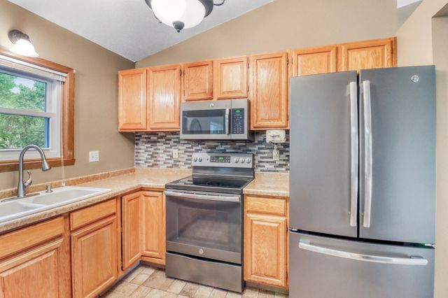 3485 18th Street S, Fargo, ND 58104